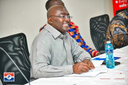 Dr Mahamudu Bawumia at a meeting with TUC